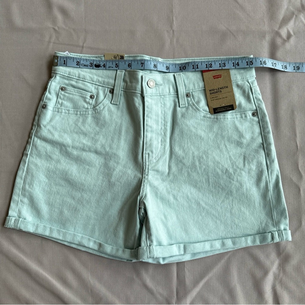 Levi's Women's Mid Length Shorts Mint Green Size 8/29W-NWT 49.00 - Picture 2 of 9
